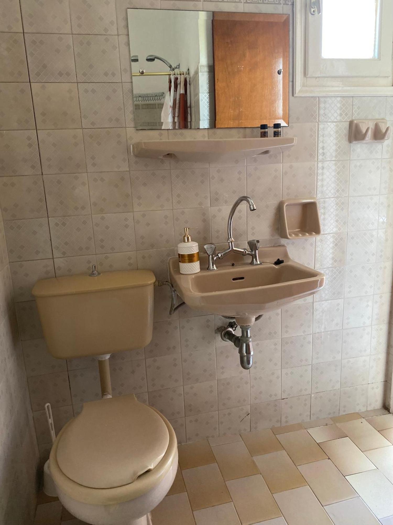 Navy Apartment With Mountain View &Private Parking Vátos Екстериор снимка