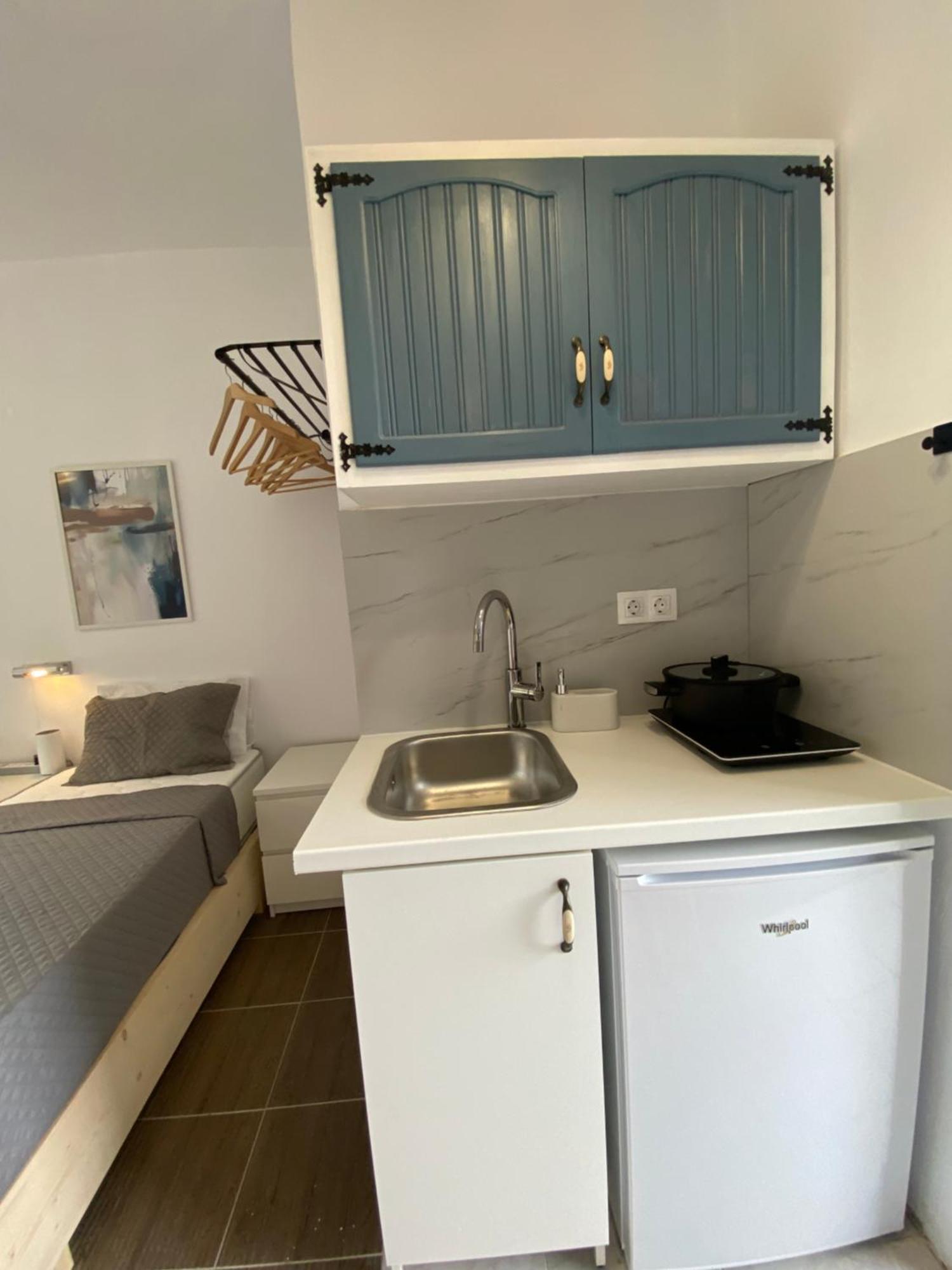Navy Apartment With Mountain View &Private Parking Vátos Екстериор снимка