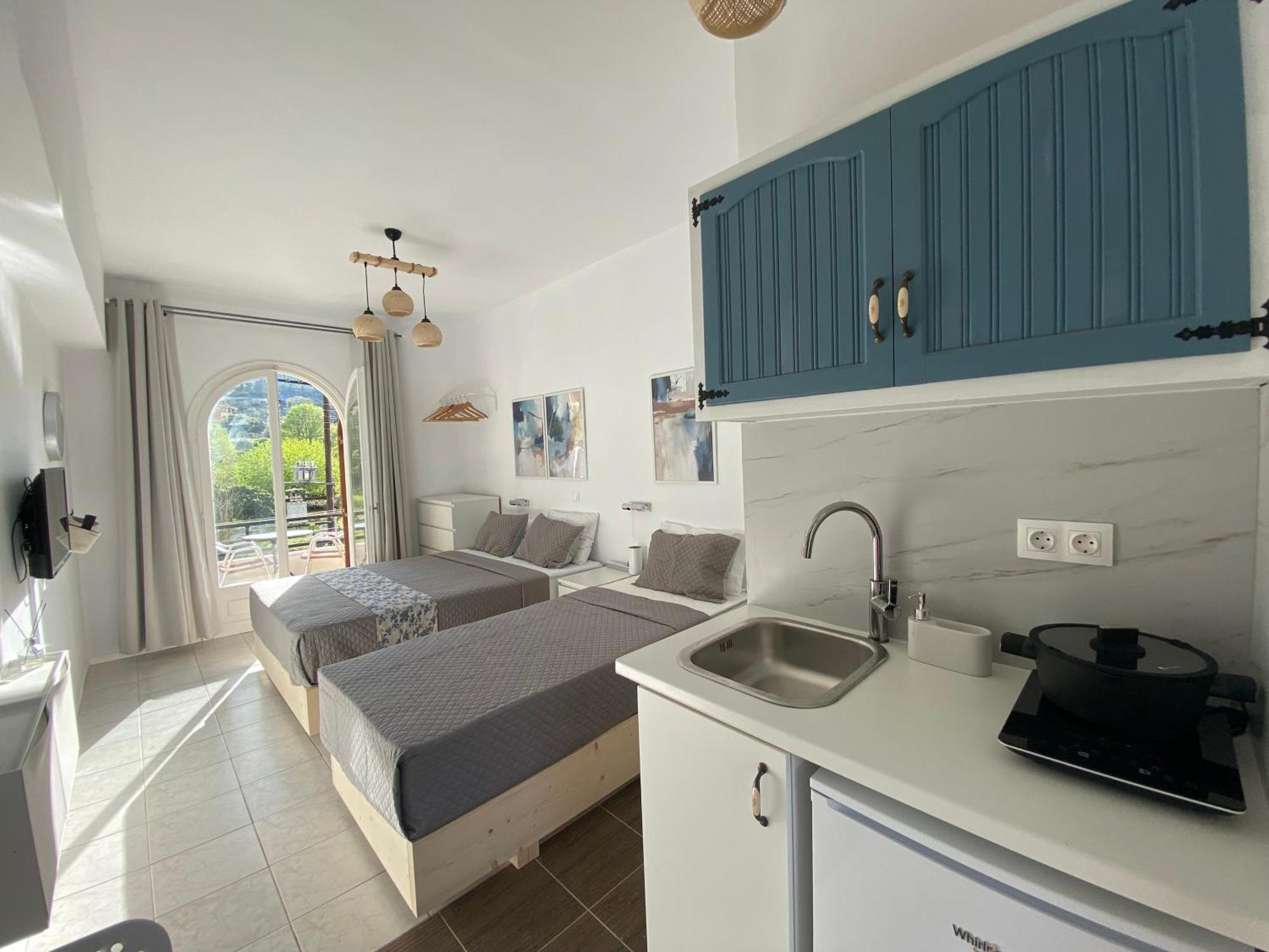 Navy Apartment With Mountain View &Private Parking Vátos Екстериор снимка